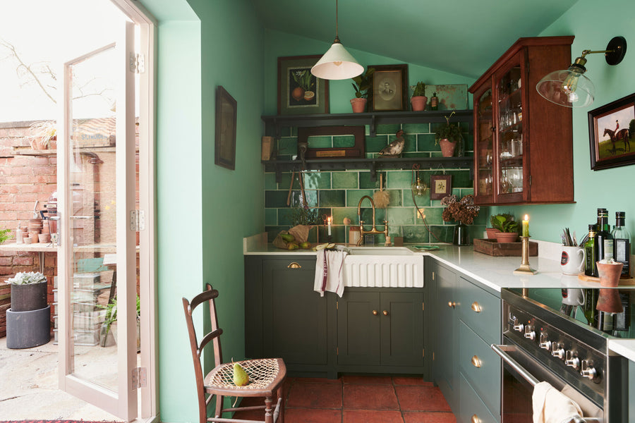 Kitchen of the Week: A Jewel Box Kitchen in the English Countryside