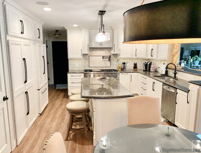 Who doesn’t love a good remodel story? This gorgeous kitchen update in Geneseo, IL is beautiful, and the remodel process was resourceful (more on that later)